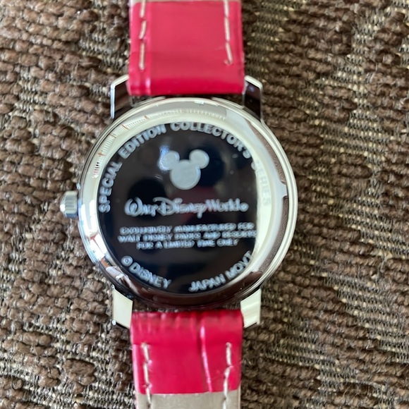 NWT - Disney Parks’ Tinker Bell Christmas Holiday Watch - Special Edition - Picture 2 of 5